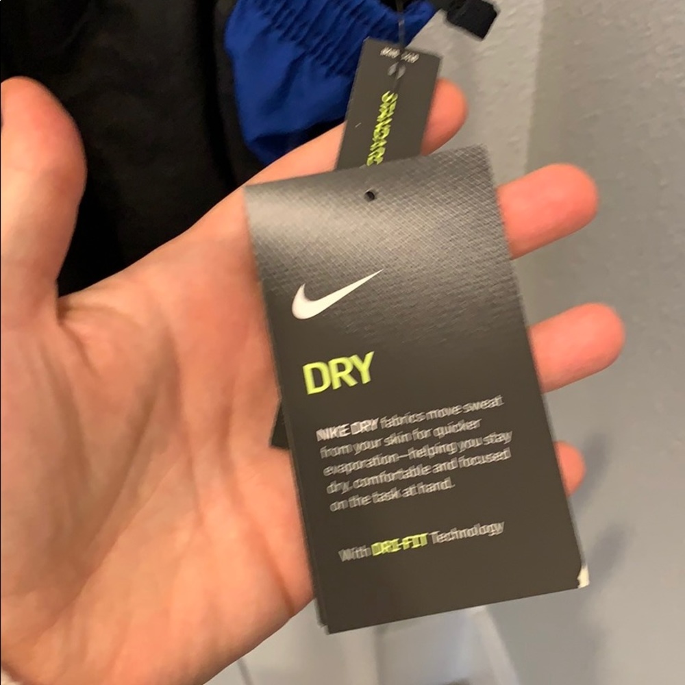Nike running shorts - Picture 3 of 4
